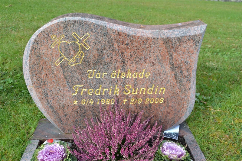 Grave number: 4 JU    76