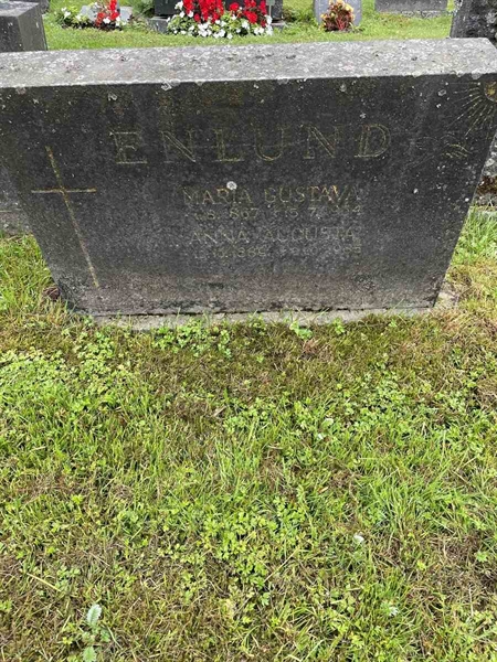 Gravnummer: N 4 4   540