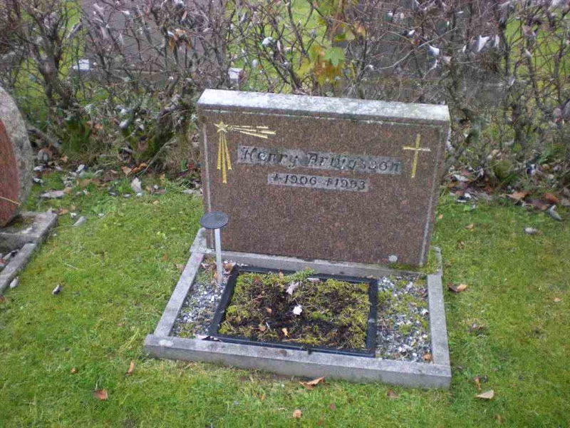 Grave number: N 004  0037