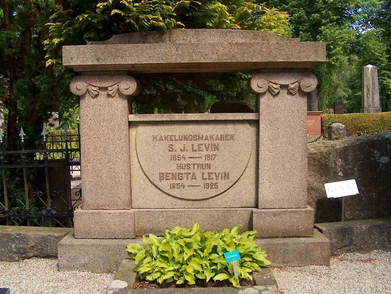 Grave number: HÖB 6   166
