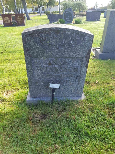 Grave number: Fr 8   524