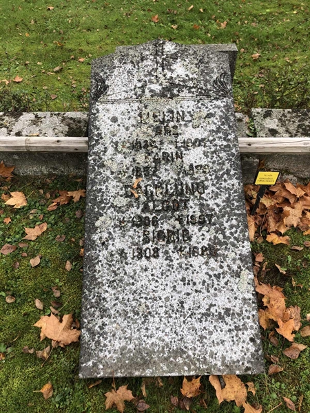Grave number: 1 K   122