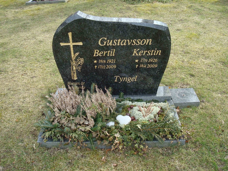 Grave number: KU 13     7, 8