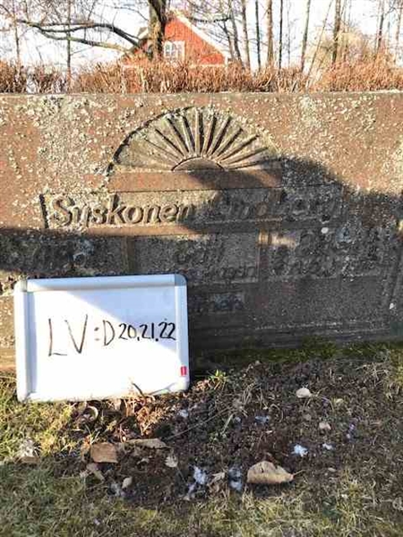 Grave number: LV D    20, 21, 22