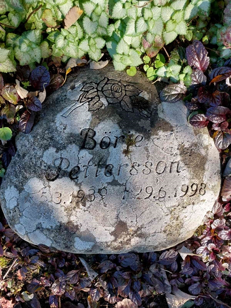 Hautatunnus: 1 L   087