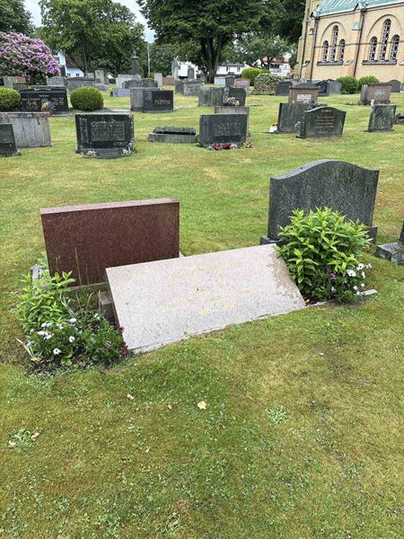 Grave number: SKF D   112, 113