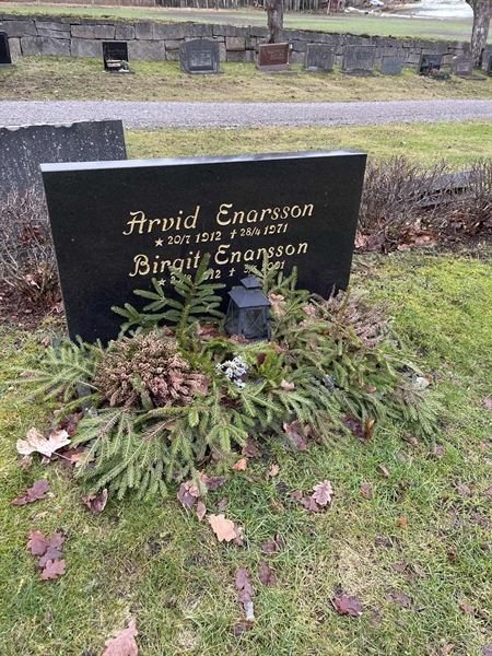 Grave number: Lax mell Kv4 61+62