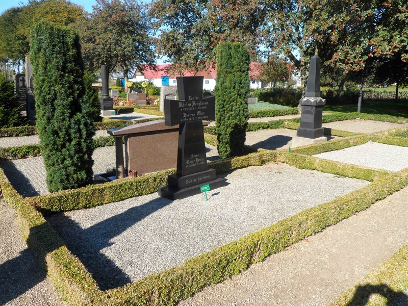 Grave number: ÖT GNK1  40:1, 40:2, 40:3, 40:4