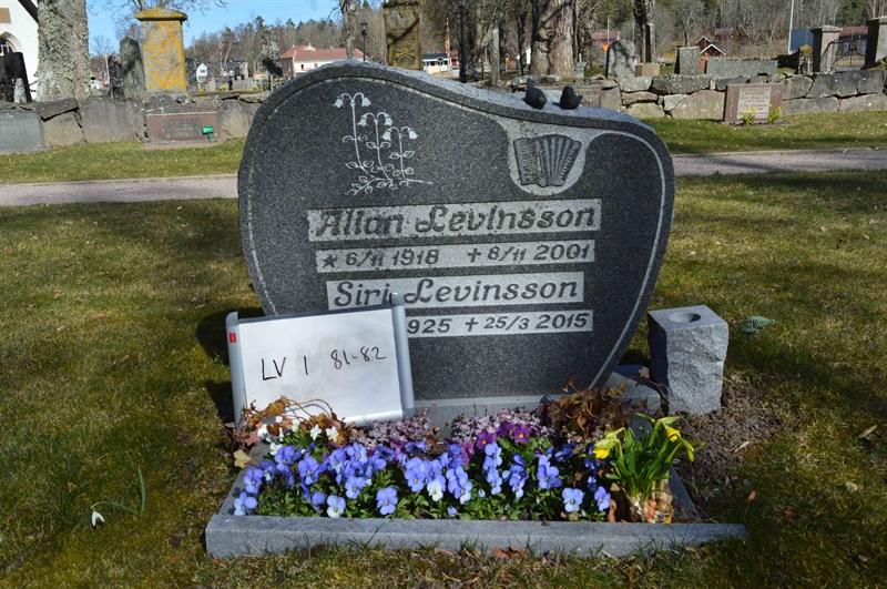 Grave number: LV I    81, 82