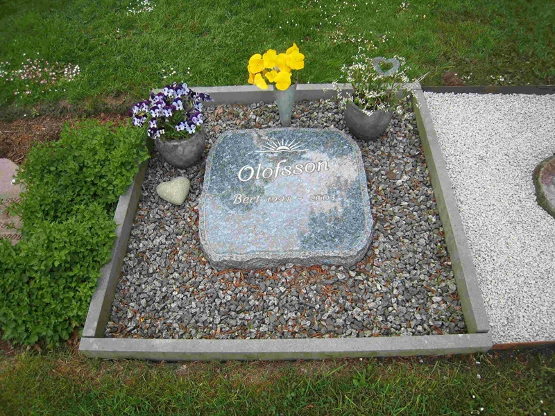 Grave number: NK Urn XVIII    39