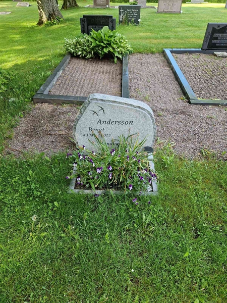 Gravnummer: 07 J   16