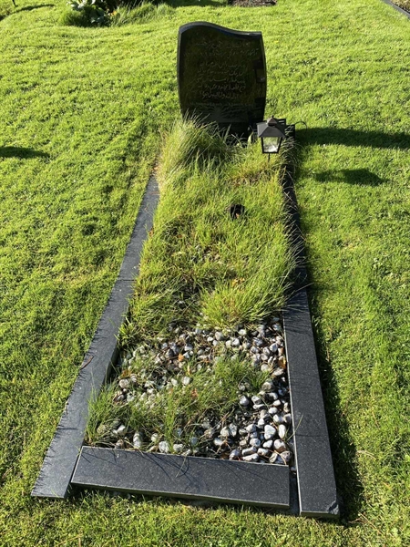 Grave number: 2 H    55