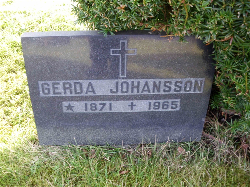 Grave number: HÖB NA05    75