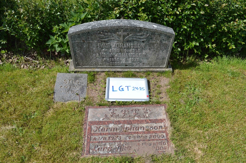 Grave number: LG T    24, 25