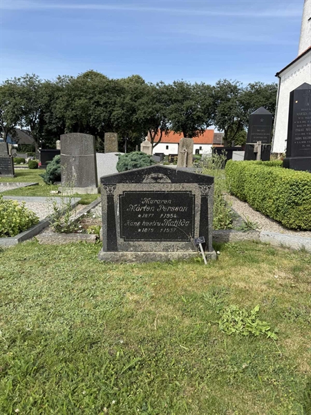 Grave number: ON C   251, 252