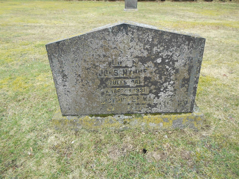 Grave number: V 10   215