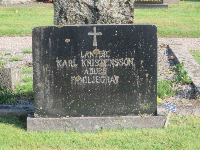 Grave number: HK F   138, 139