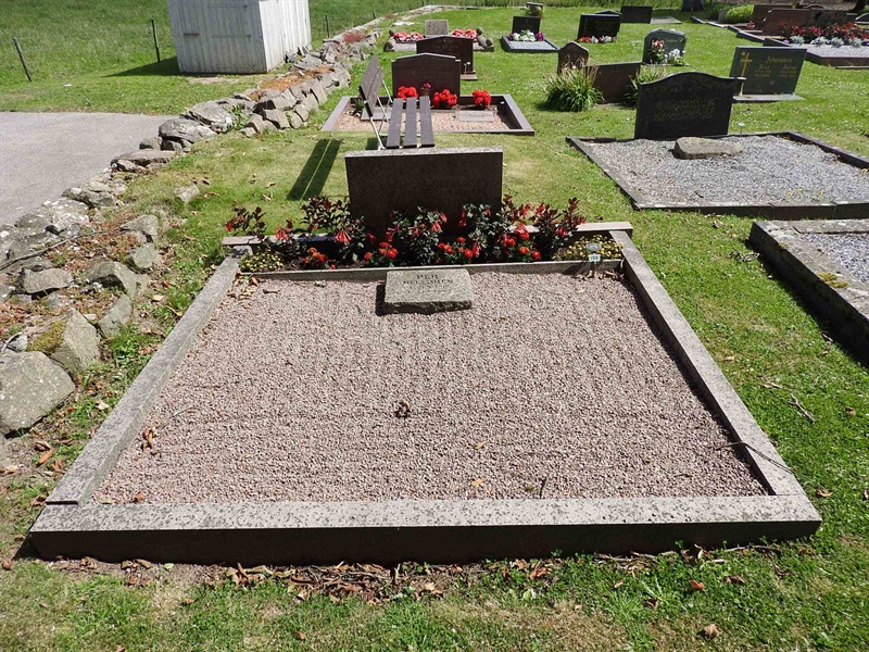 Hautatunnus: BRO 1   105