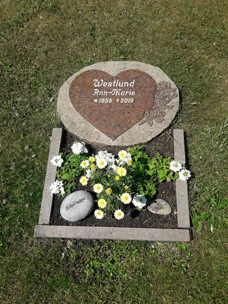 Grave number: TÖ 4   211
