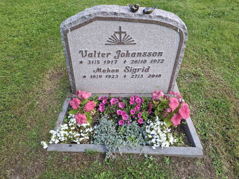Grave number: 001 2   782