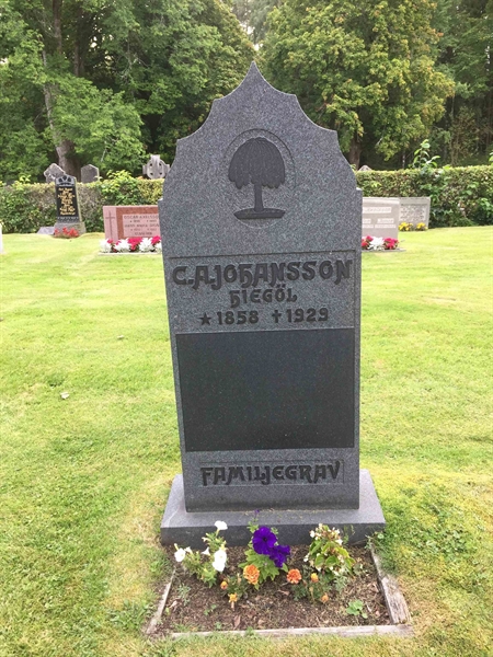 Grave number: ÖD 03  169, 170, 171, 172