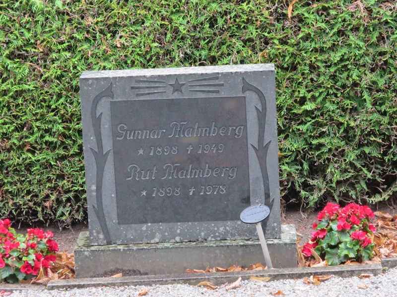 Grave number: HÖB 6   163