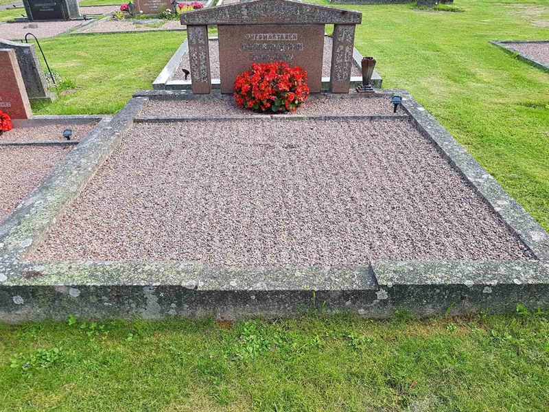 Grave number: 06 60121