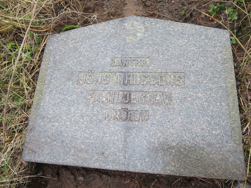 Grave number: HK B    71, 72