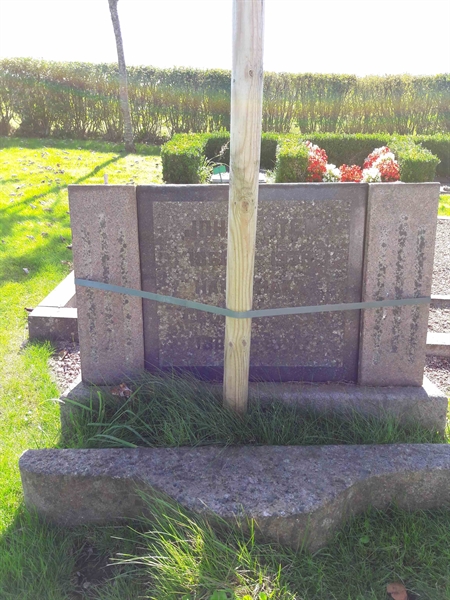 Grave number: TÖ 2    49