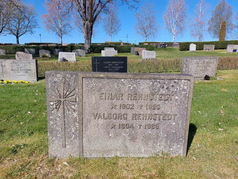 Grave number: HV 32   20, 21