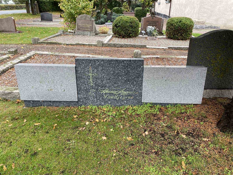 Grave number: ÖV A     9