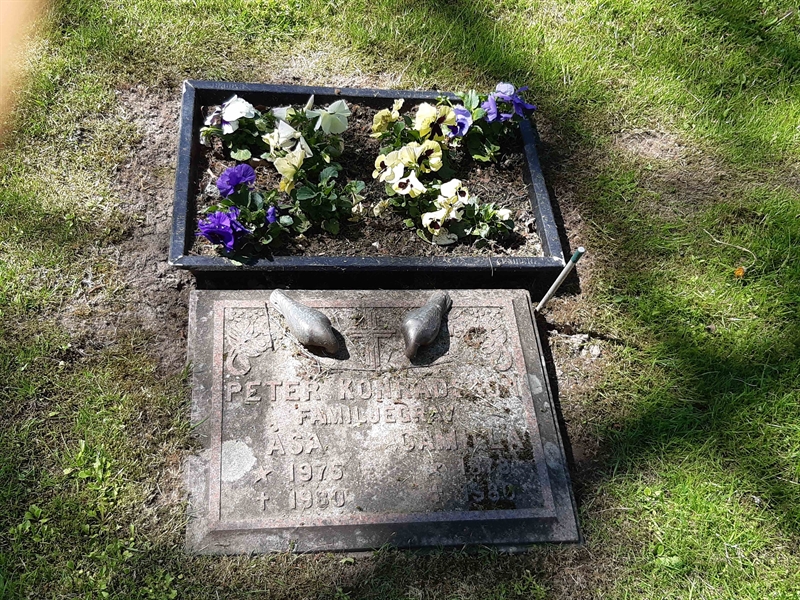 Grave number: KA 15    40