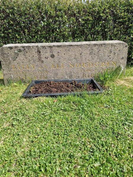 Grave number: 501 09 1335-1337