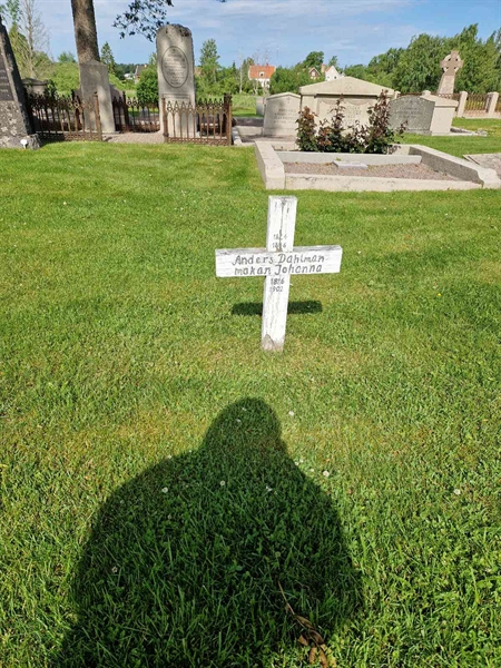 Grave number: 05 Q  130