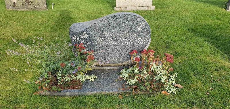 Grave number: GM 005  2349, 2350