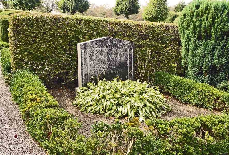 Grave number: 1 2C     1, 2