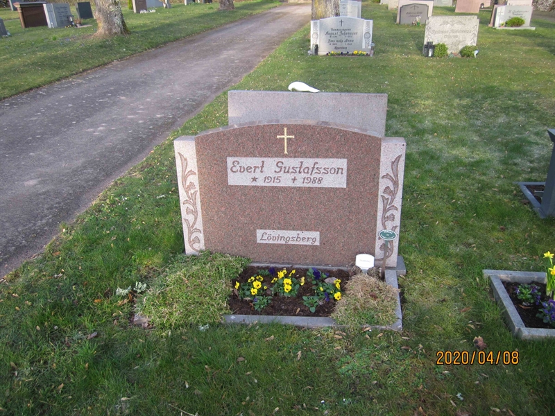Grave number: 02 J   71
