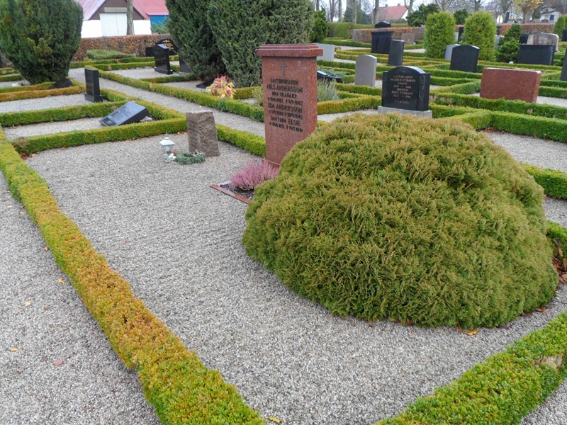 Grave number: ÖTN NMK3    55, 56, 57, 58, 59
