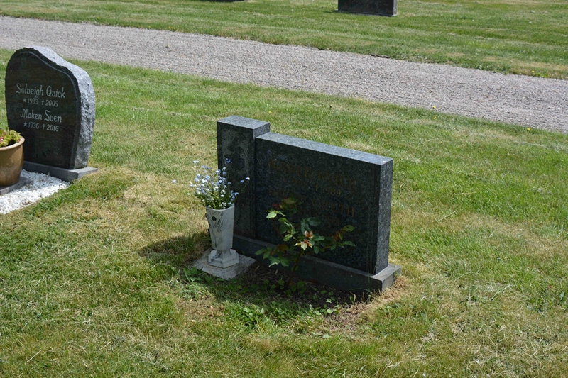 Grave number: G2 6    10, 11