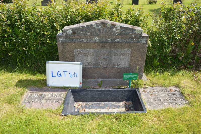 Grave number: LG T    16, 17