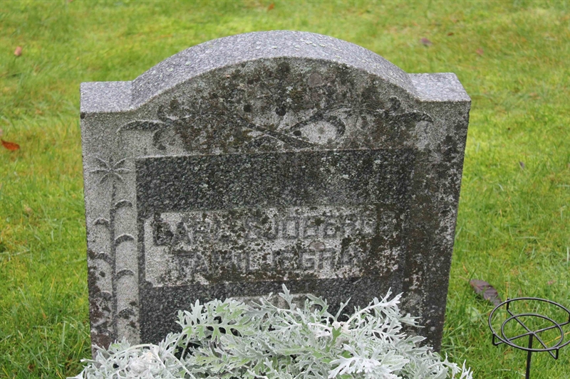 Grave number: S 6   13