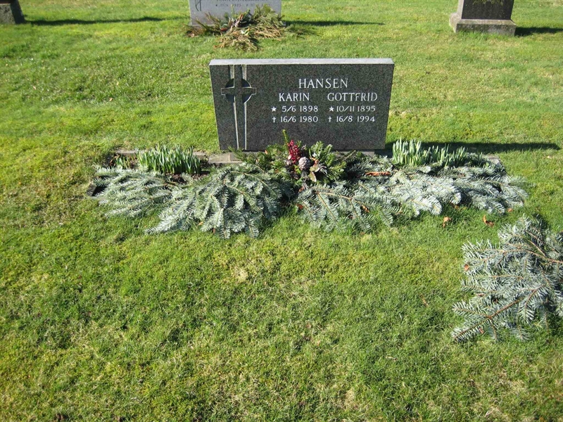 Grave number: ÖKK 7    64, 65