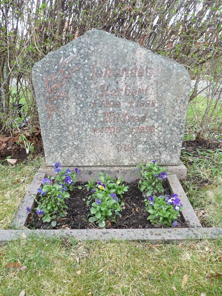 Grave number: LE 3   17