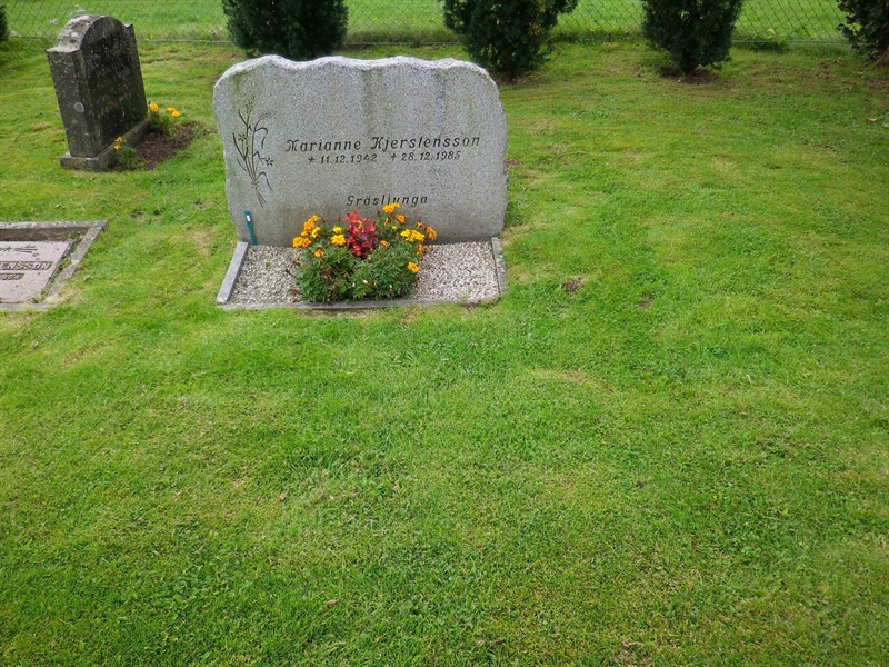 Grave number: VI J    77, 78