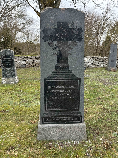 Grave number: LE 153
