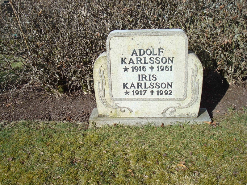 Grave number: KU 08   167, 168