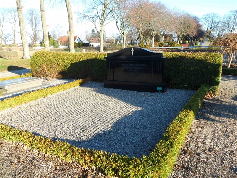 Grave number: ÖTN NNK1     1, 2, 8, 9