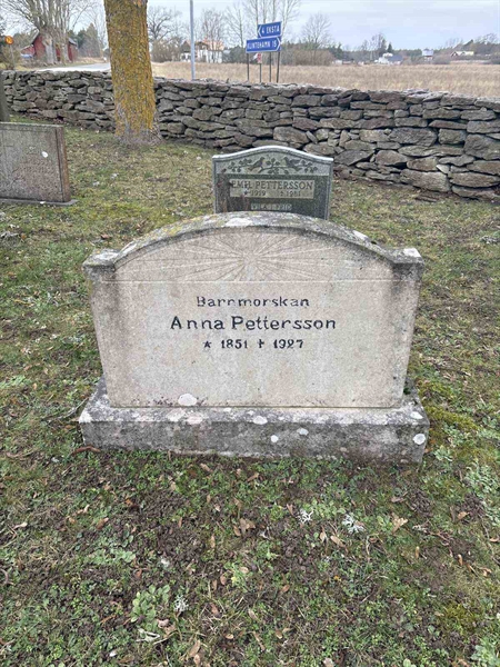 Grave number: LE 550