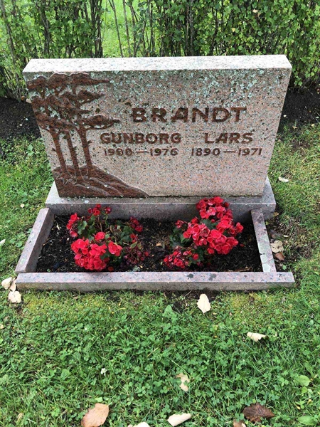 Grave number: 3 H   105-106