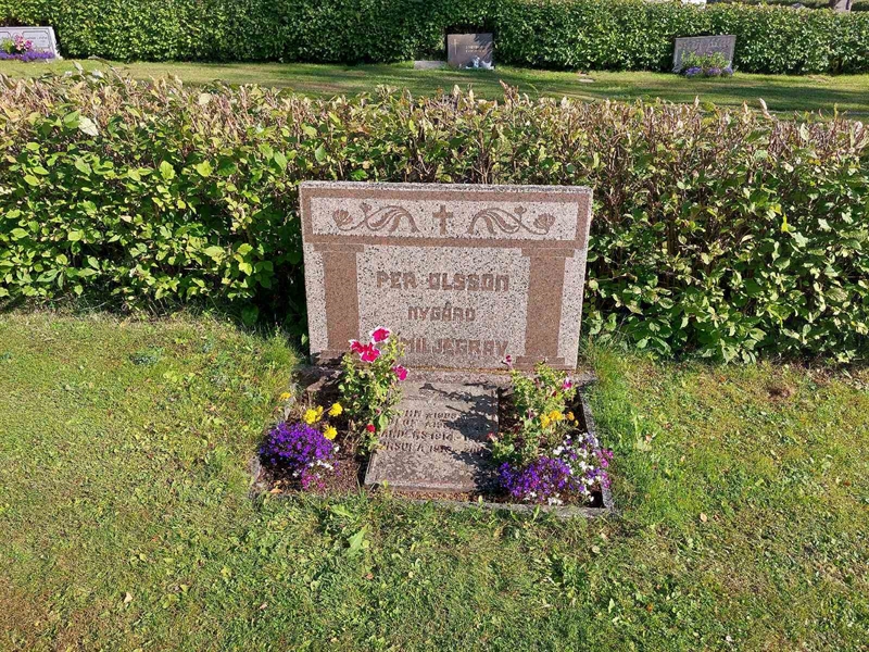 Grave number: K D    34